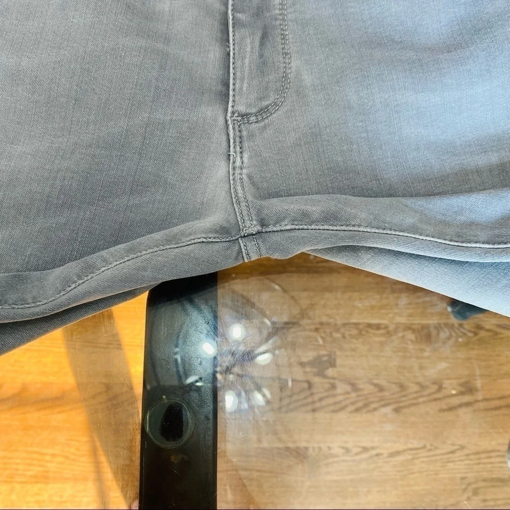 Trussardi Men’s slim jeans in gray Size 31